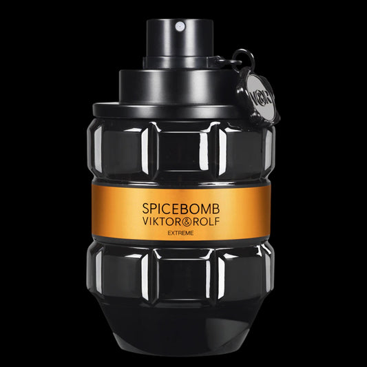 Imagen del perfume Spicebomb Extreme de Viktor & Rolf 90 ml para hombre, frasco granada negro y ámbar, fragancia intensa de especias, tabaco y vainilla disponible en Costa Rica.